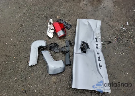 2018 Toyota Tacoma Double Cab из США, поврежденный, VIN 5TFAX5GN3JX117871